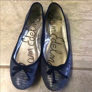 Sam Edelman Cherise blue snake like texture flats